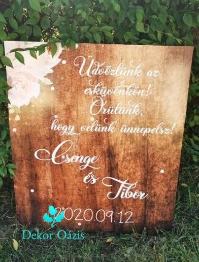 Esküvői Welcome fa tábla - Választható szöveggel és színben