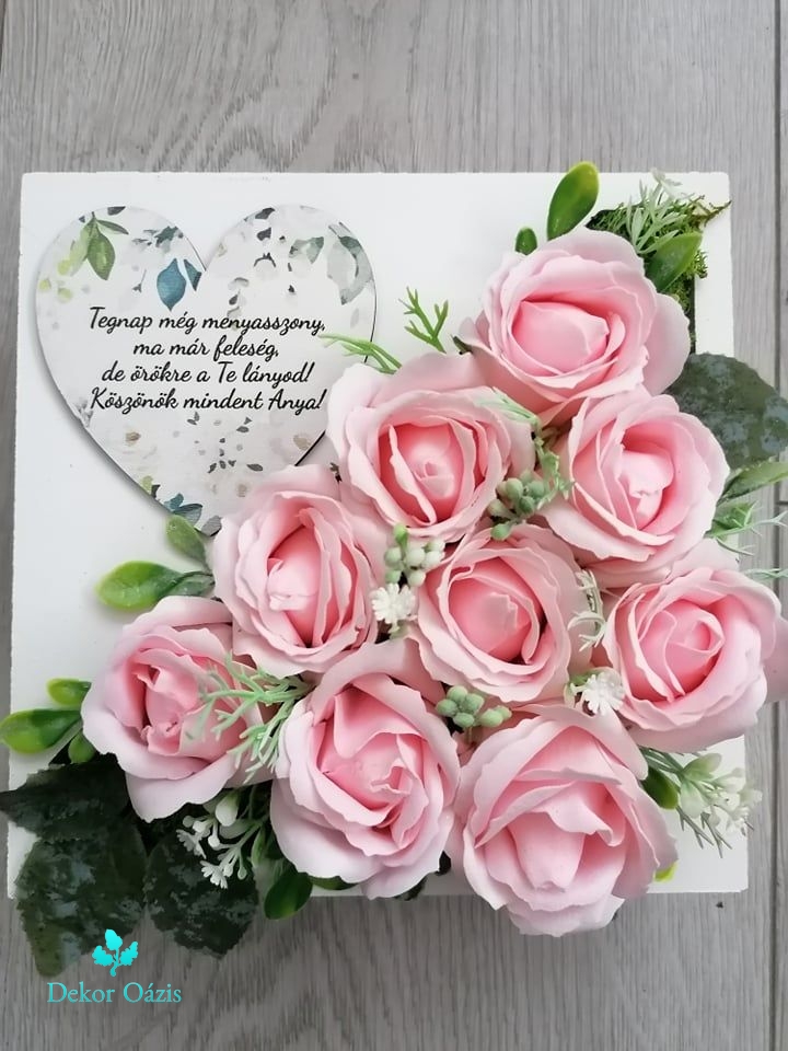 Szappan rózsás illatos szülő köszöntő box - Több felirattal