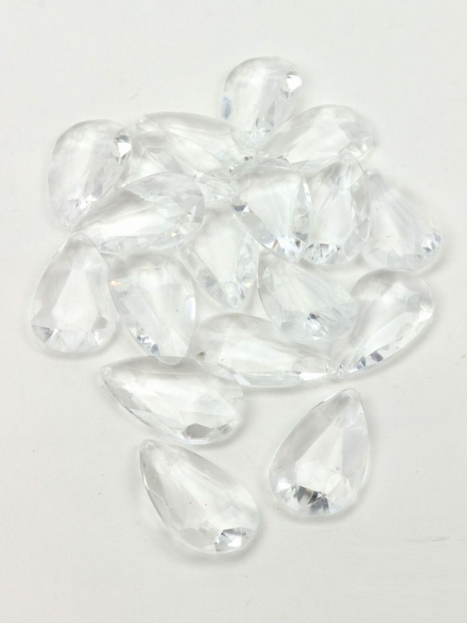 Fűzhetős kristály 7 5x3 cm- 18 db/csomag