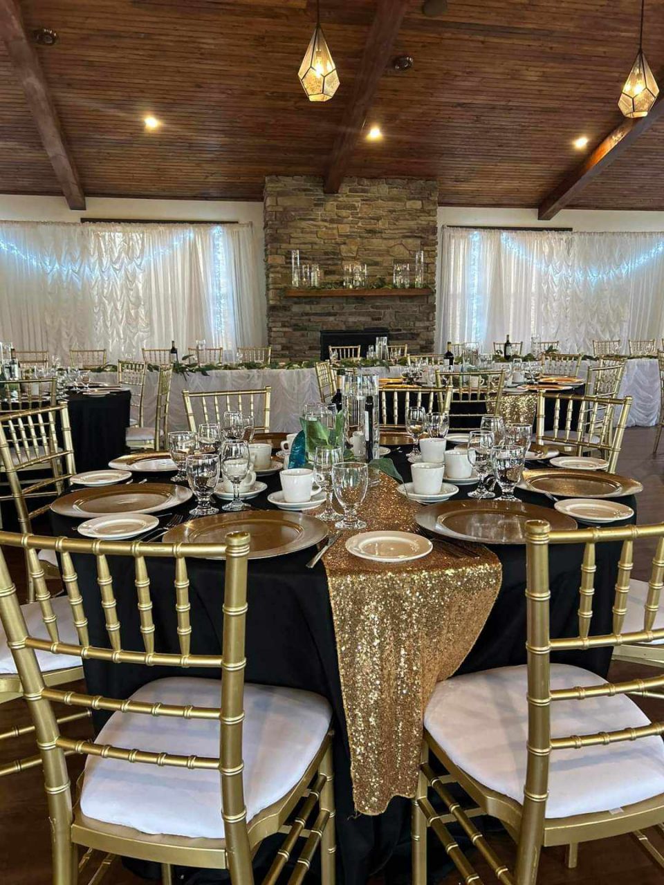 Már elkészült komplett esküvői dekor - Fekete-Arany