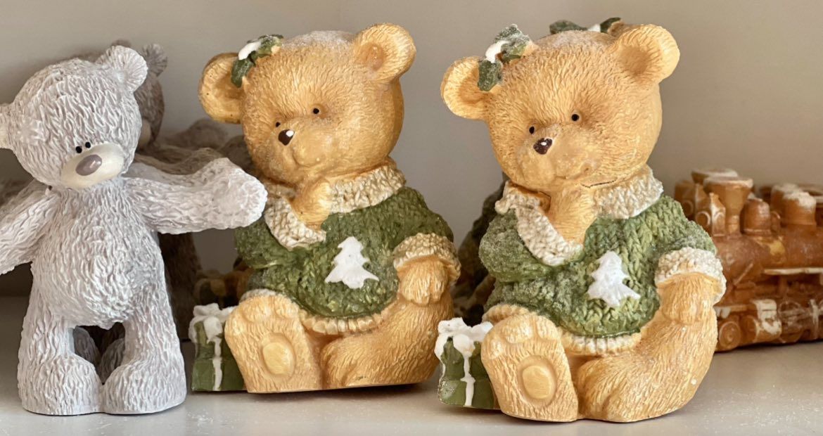 Ülő mackó gipsz figura - 7 színben  Ülő mackó gipsz figura - 7 színben