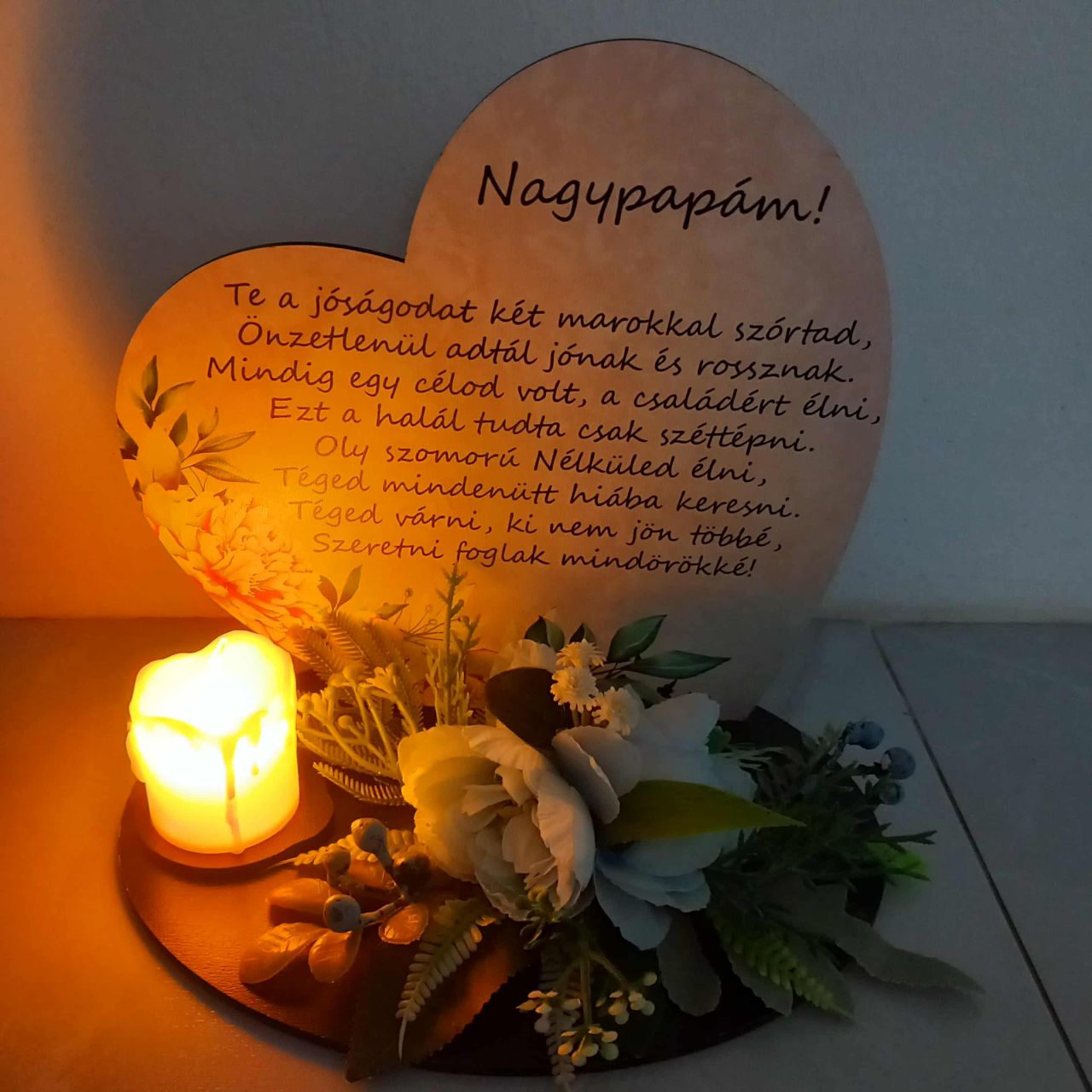 Fa kegyeleti talpas dísz mécsessel - Nagypapám Fa kegyeleti talpas dísz mécsessel - Nagypapám