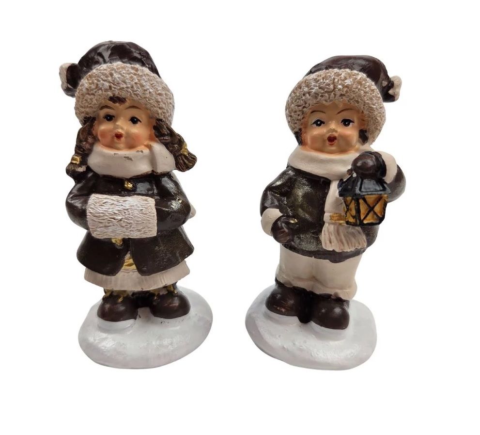 Barna téli ruhás karácsonyi figura- 2 féle Barna téli ruhás karácsonyi figura- 2 féle