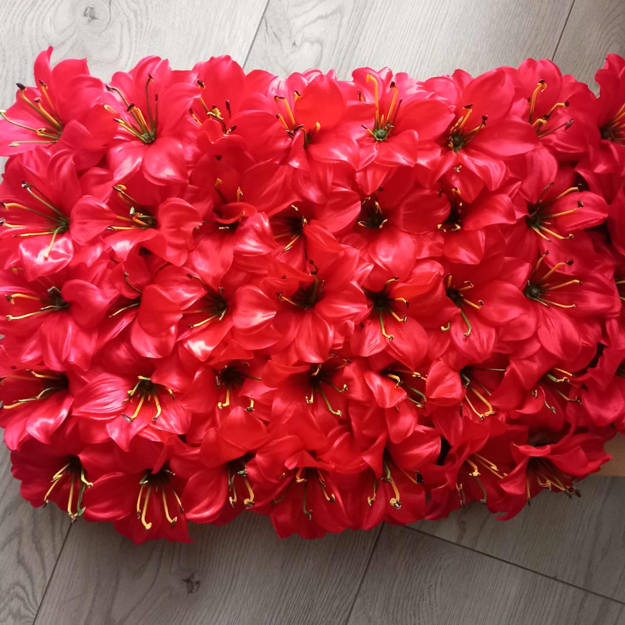 Liliom fej dupla szírmú 50 db/tálca -Piros Liliom fej dupla szírmú 50 db/tálca -Piros