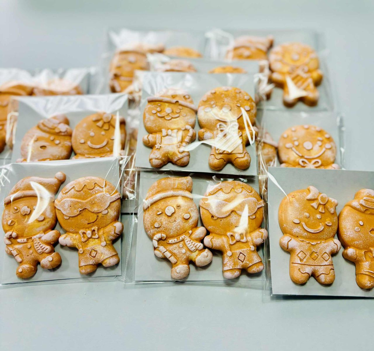 Gipsz lapos karácsonyi mézeskalács emberke - Több féle Gipsz lapos karácsonyi mézeskalács emberke - Több féle