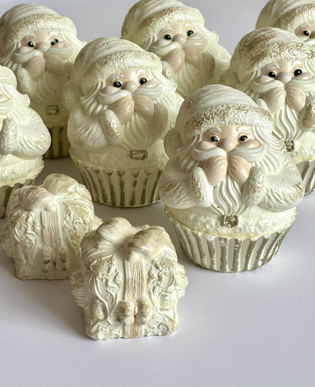 Gipsz 3D-s télapós muffin - 2 színben Gipsz 3D-s télapós muffin - 2 színben