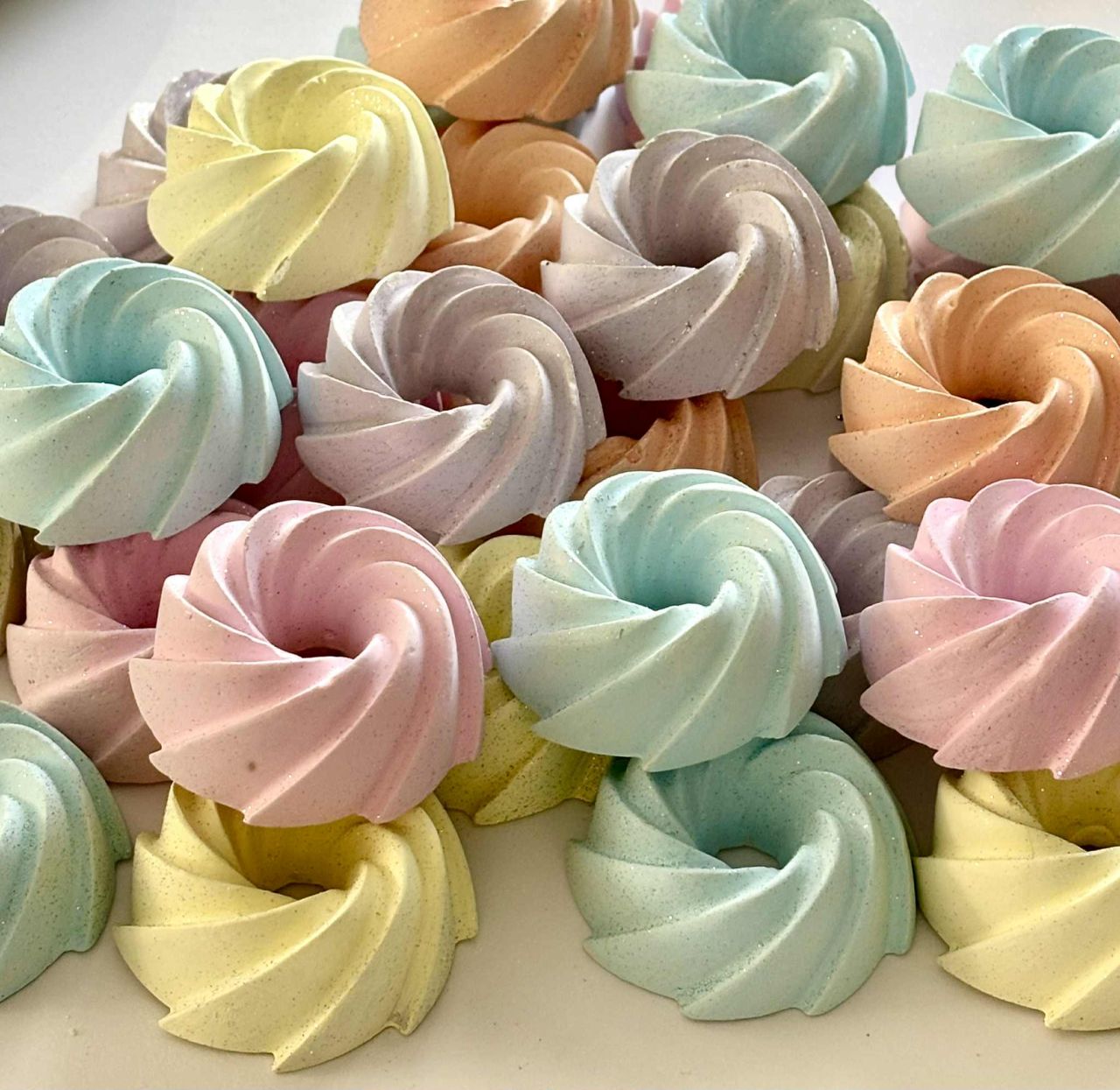 Gipsz habkarika - Több színben Gipsz habkarika - Több színben