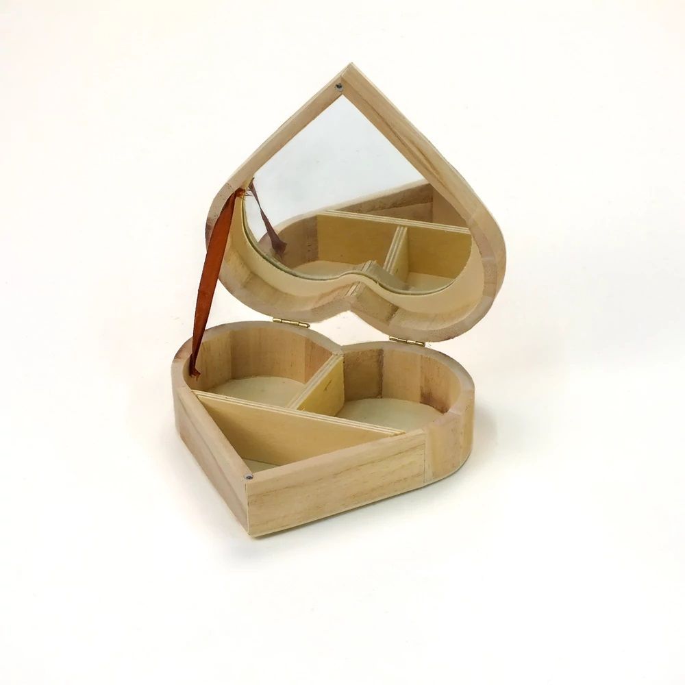 Fa tükrös szív doboz Fa tükrös szív doboz