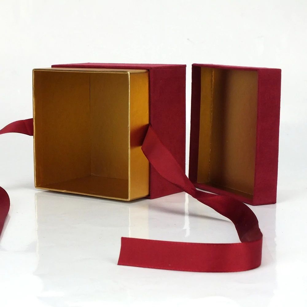 Bársony doboz masnival - 2 színben Bársony doboz masnival - 2 színben