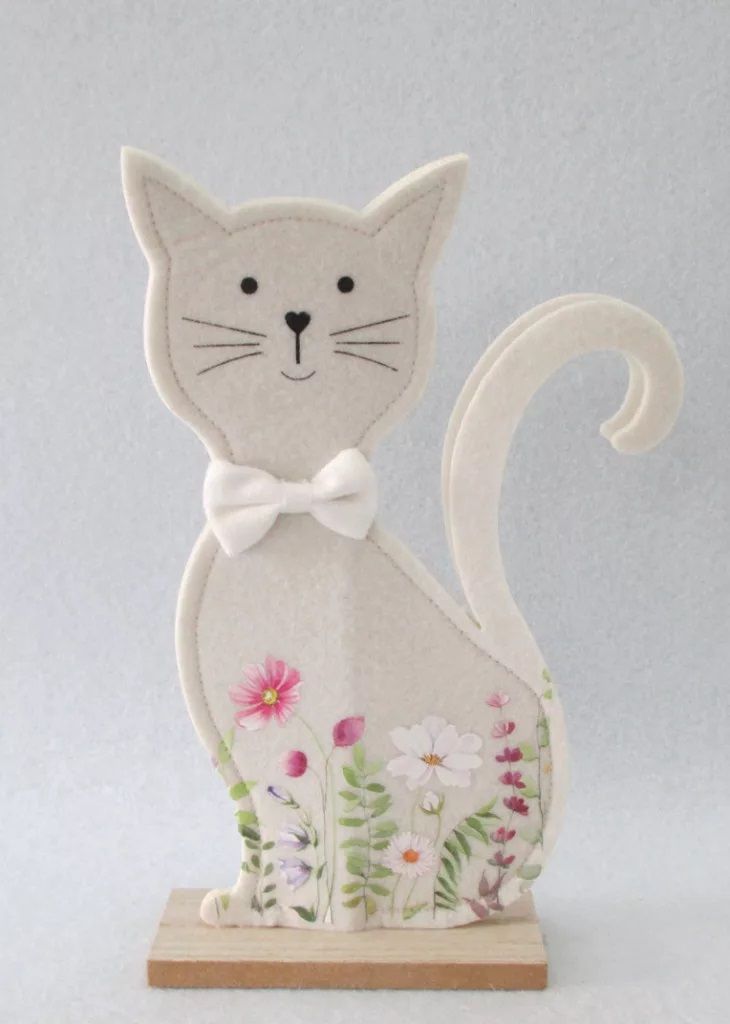 Filc cica álló virág mintás