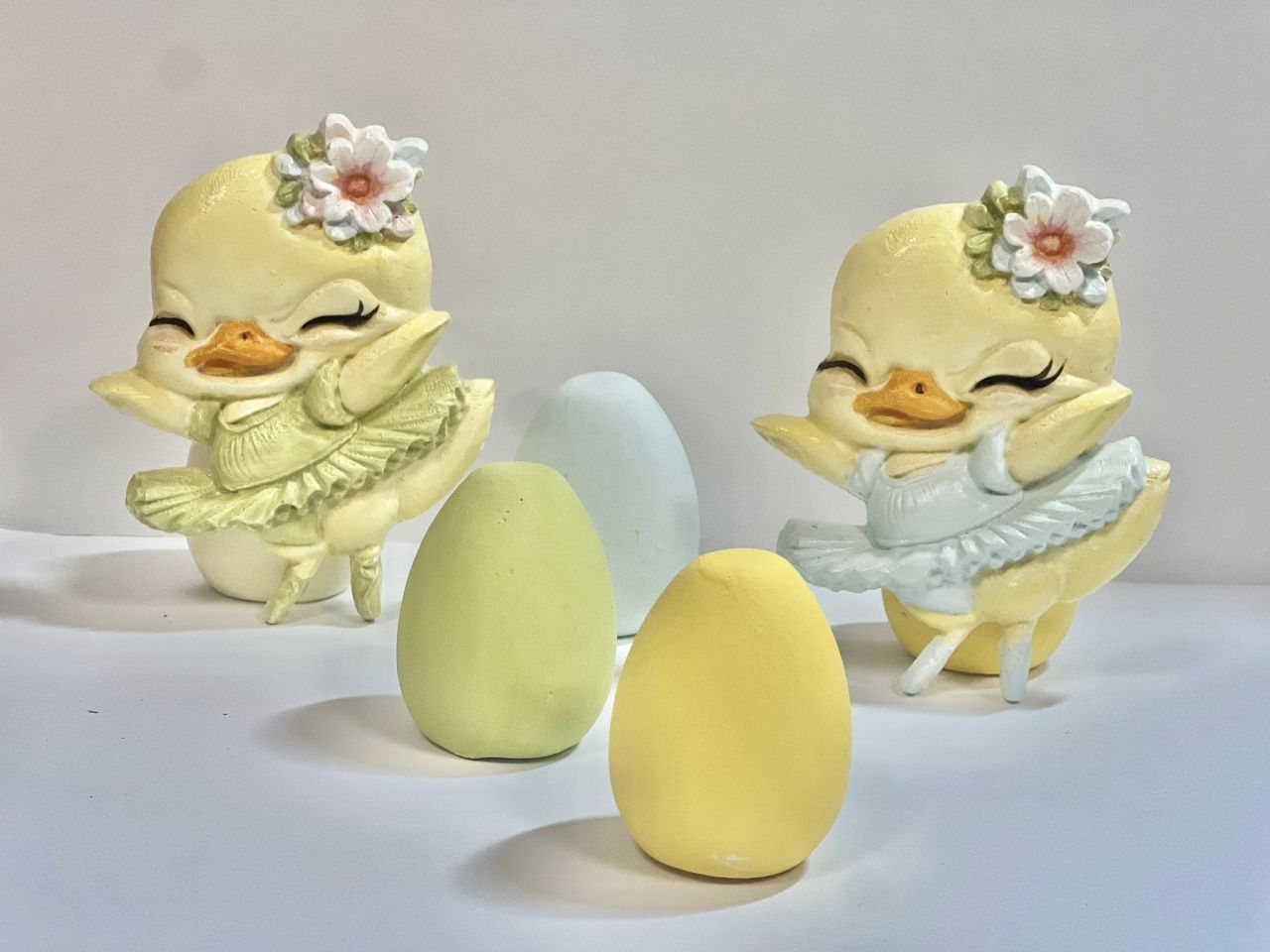 Gipsz kiskacsa szoknyában 4 színben Gipsz kiskacsa szoknyában 4 színben