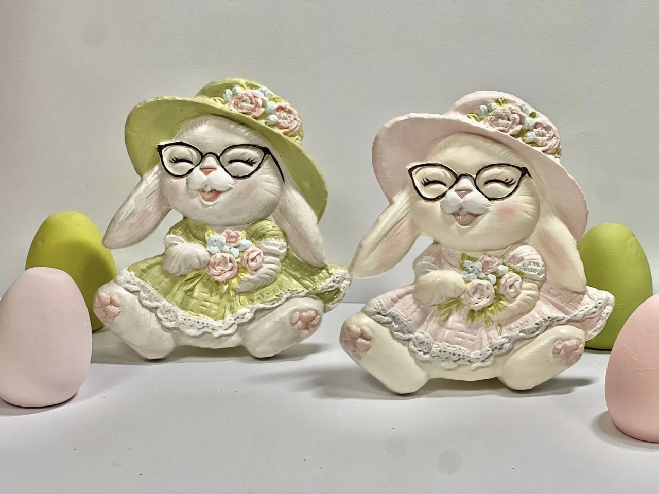 Gipsz szemüveges nyuszika - 2 színben