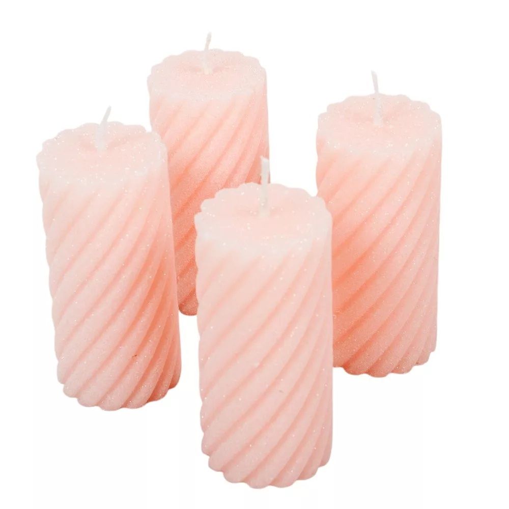 Bársonyhatású glitteres csavart henger gyertya 5,5 × 10 cm – 4 színben Bársonyhatású glitteres csavart henger gyertya 5,5 × 10 cm – 4 színben