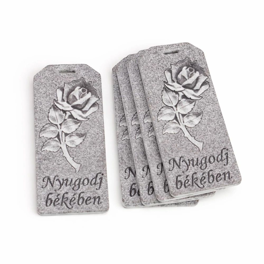 Nyomtatott fa kegyeleti biléta „Hiányzol” / „Nyugodj békében” 5,6 cm